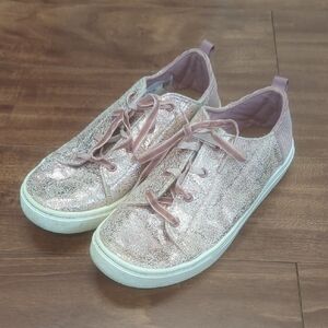 Toms Pink Girls Sneakers with Shimmery Upper and White Sole